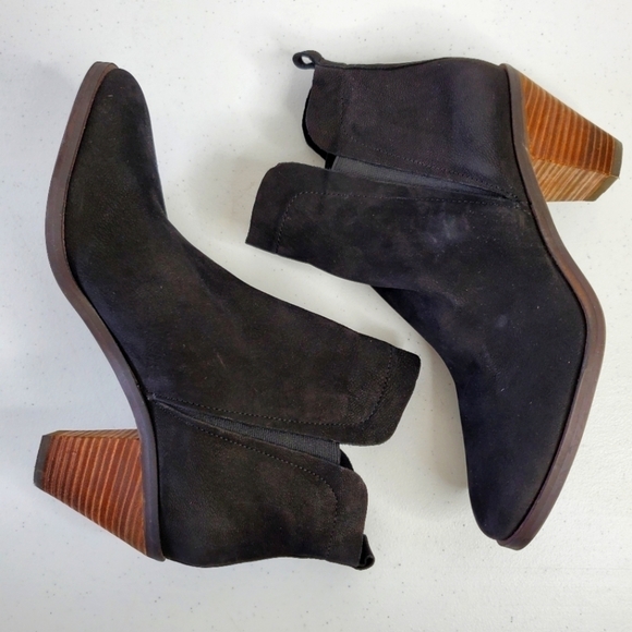 Lucky Brand Jana Suede Boot Size 10M Stacked Heel Black Ankle Bootie - Picture 1 of 11